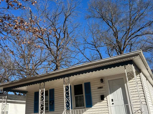 10180 Count Dr, Saint Louis, MO 63136
