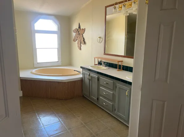 32359 Tupelo Rd #32359, Dozier, AL 36028