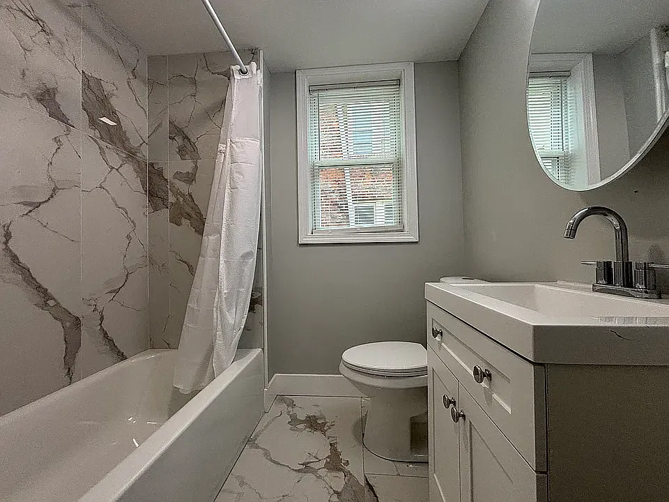 3 bed, 1100 sqft, $2,000 — Photo 2