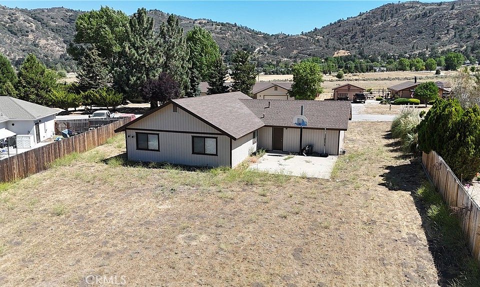 1st image of 30001 Caddy Ln