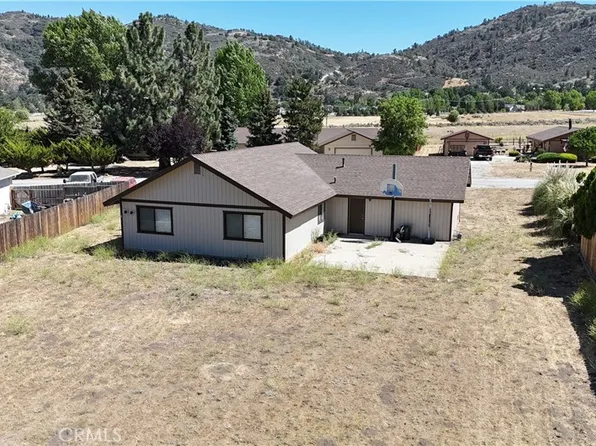 30001 Caddy Ln, Tehachapi, CA 93561
