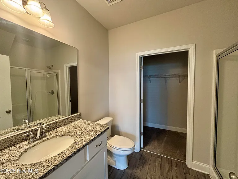 1101 Clareton Dr — Photo 11