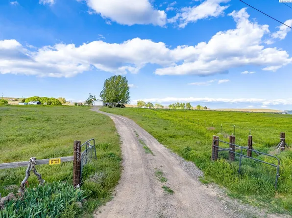 57922 W 360th Grn, Benton City, WA 99320
