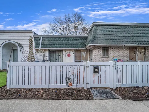 526 Daryl Drive, Medford, NY 11763