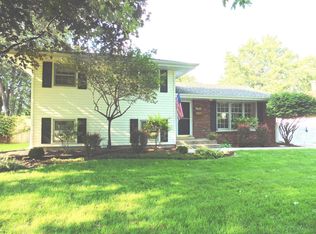 1835 Holly Ln, Munster, IN