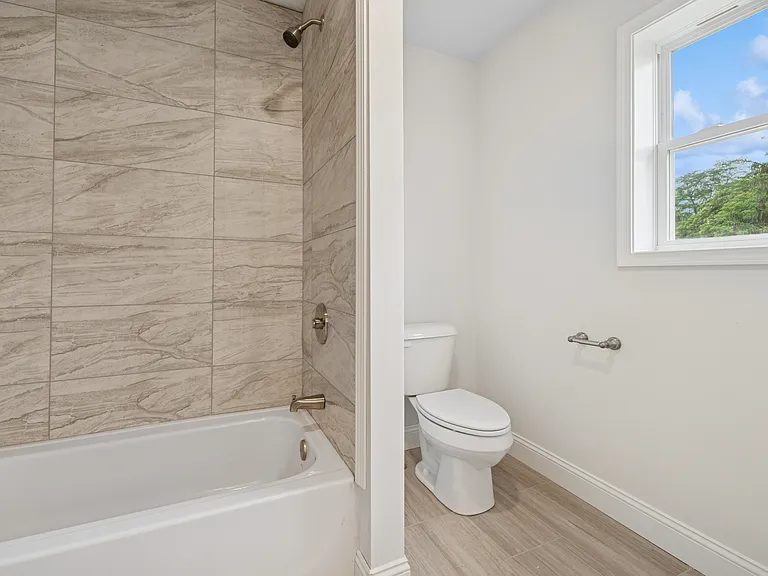 4 Sterling Dr — Photo 39