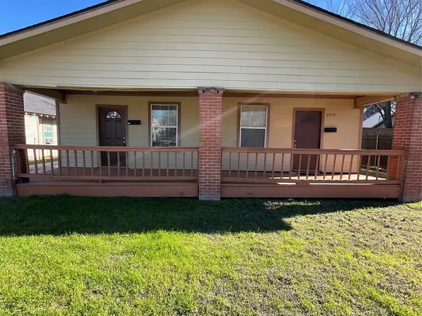 2937 S Adams St, Fort Worth, TX 76110