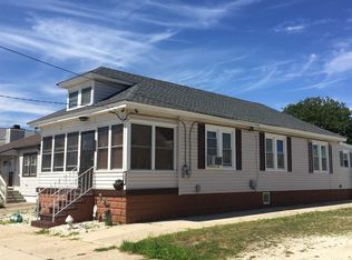 121 W Fern Rd, Wildwood Crest, NJ 08260