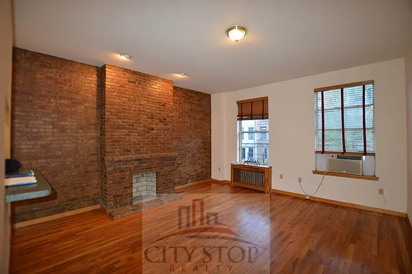 Rented by City Stop Realty | media 16
