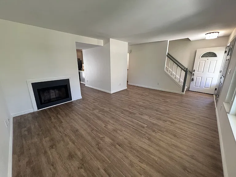 7052 E Briarwood Dr — Photo 5