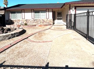 9121 Eaglepoint Ln, Stockton, CA 95210