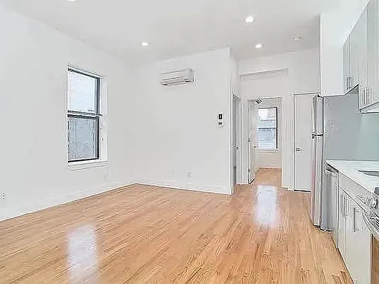 200 E 116th St #3N — Photo 4