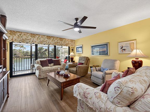 3rd image of 5792 Deauville Cir APT A207