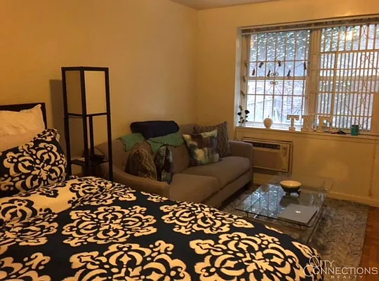 Rented by City Connections Realty | media 2