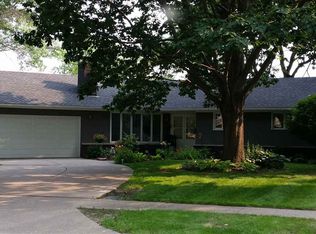 4216 35th Ave, Moline, IL 61265