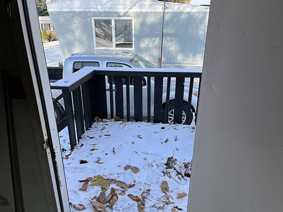 3rd image of 1029 Cedar Ave Trailer 4
