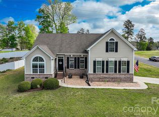 4851 Summerside Dr, Lake Wylie, SC 29710