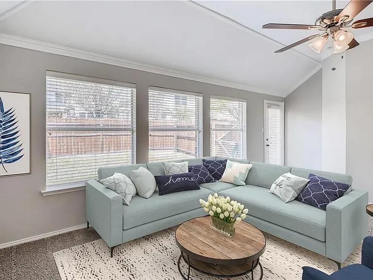 2425 Ravenhurst Dr — Photo 16