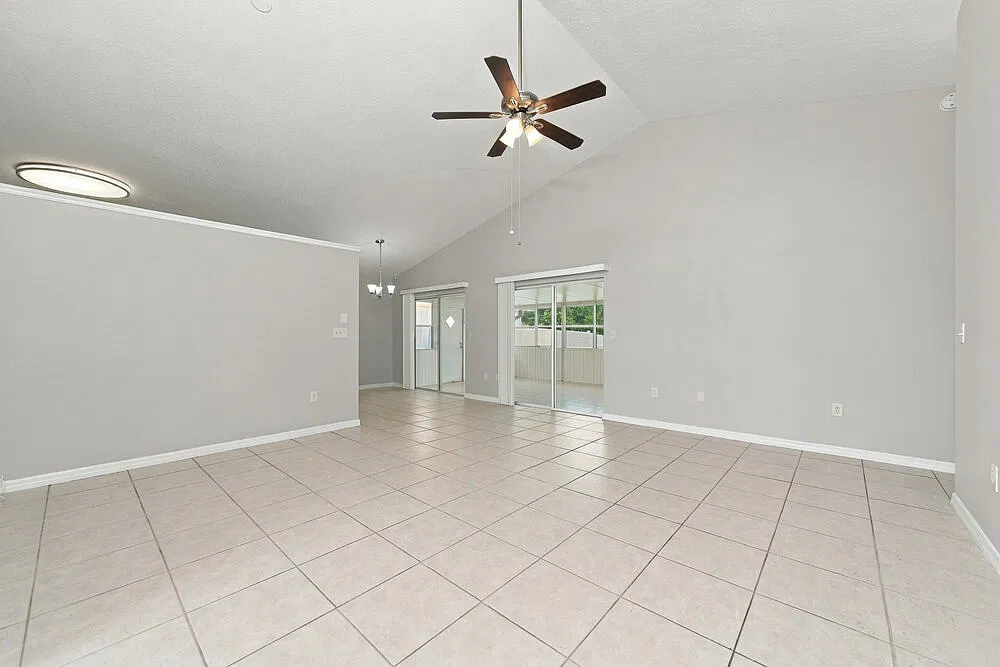3 bed, 2.0 bath, 1314 sqft, $2,235 — Photo 3