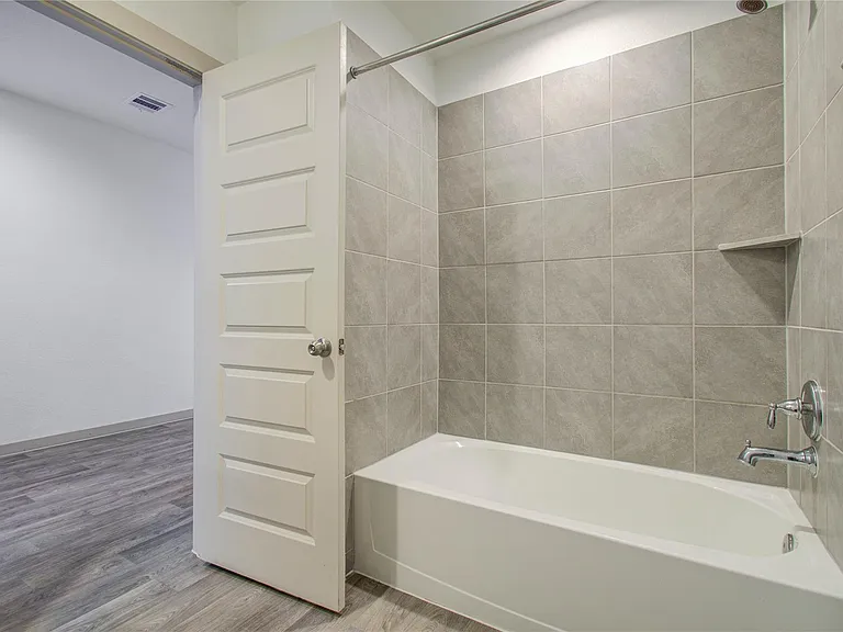 10602 Great Basin Dr — Photo 32