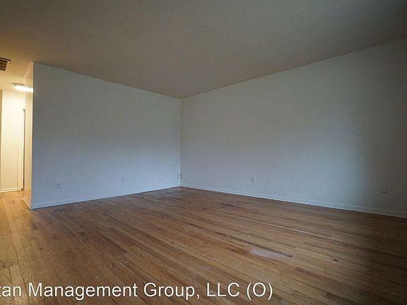 4th image of 2568 Brookview Ln