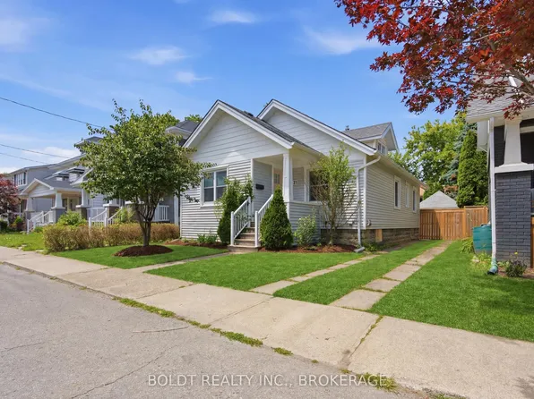 21 Albert St, Saint Catharines, ON L2R 2G6