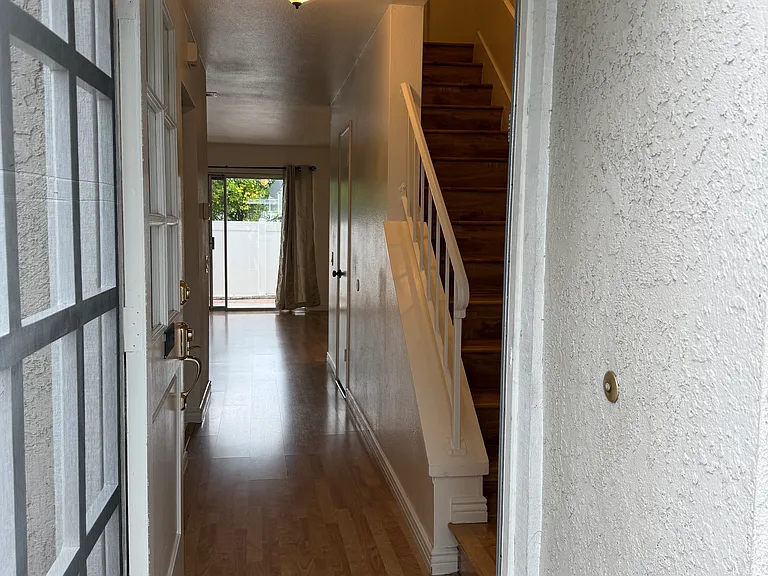 40 Allenwood Ln — Photo 4