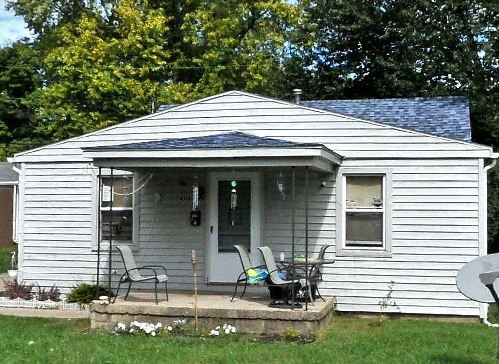 3 bed, 1008 sqft, $1,400 — Photo 1