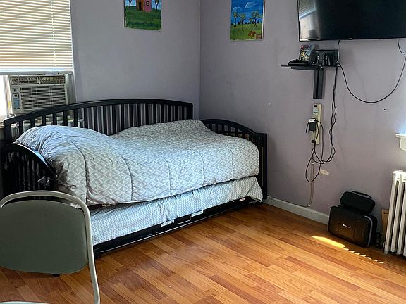 2nd image of 247-50 77th Cres Floor 1