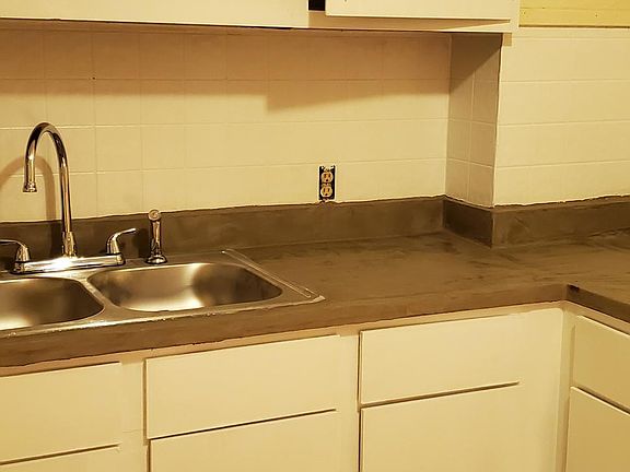 3rd image of 1007 E 16th St