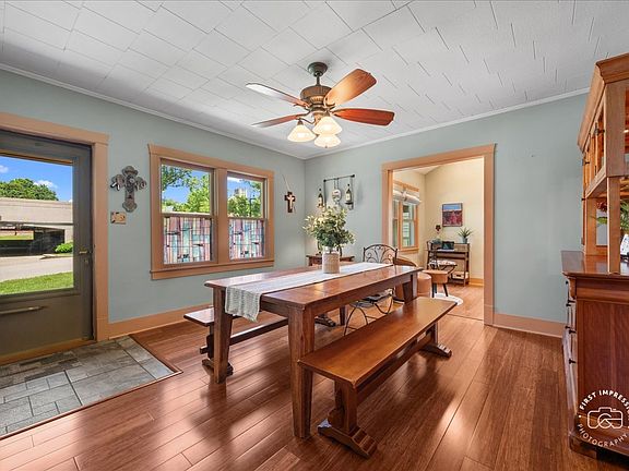 4th image of 211 Walnut Ave
