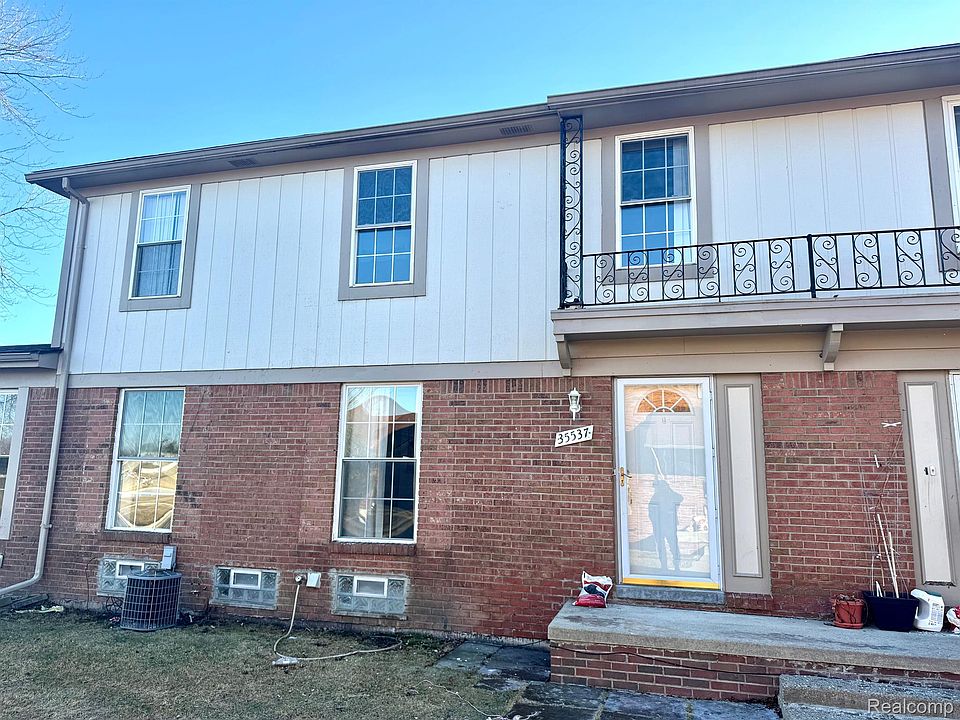 1st image of 35537 Turner Dr