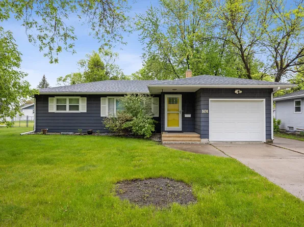 101 23rd Ave N, Fargo, ND 58102