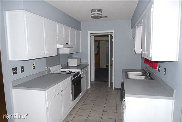 2nd image of 855 Laurelwood Dr