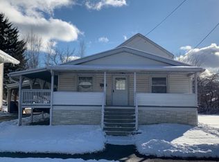 212 Delaware St, Jermyn, PA 18433