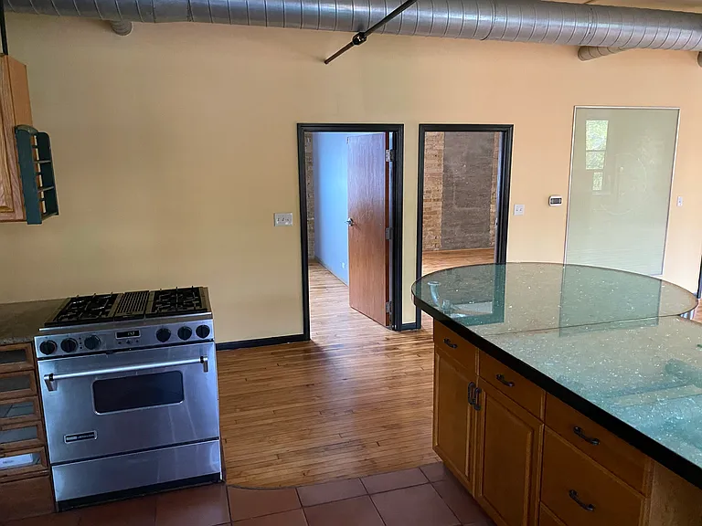 1846 W Henderson St #1846 — Photo 35