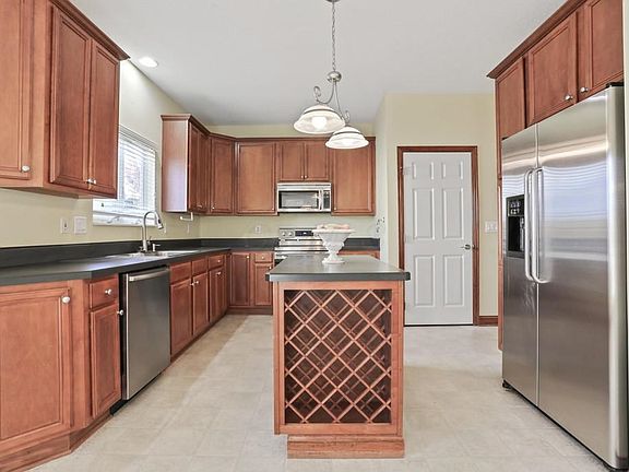 3rd image of 5499 Benpatrick Ct