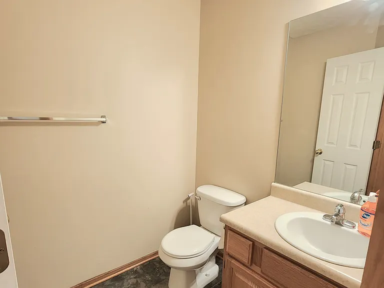 1818 Sawyer St — Photo 4