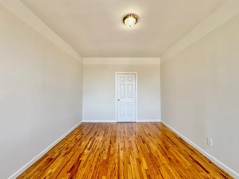 2442 Morris Ave #54 — Photo 13