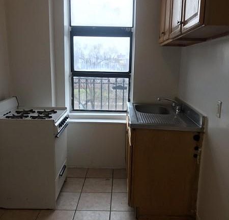 5th image of 1402 Clay Ave #6D