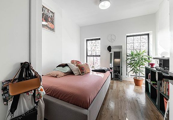 5th image of 1269 Herkimer St #4J