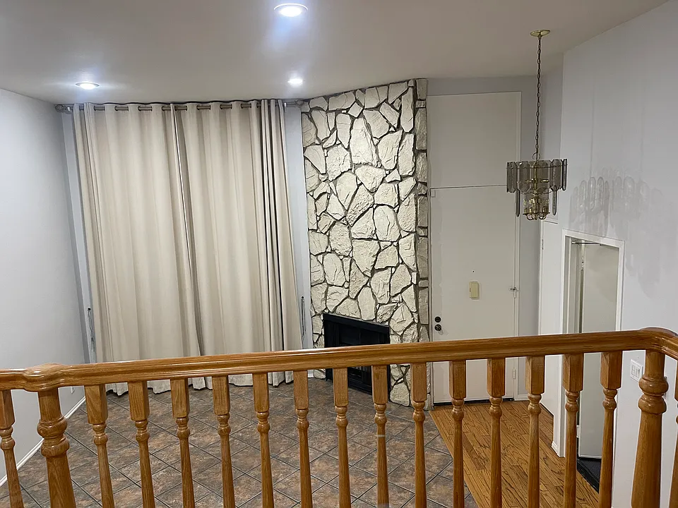 9950 Topanga Canyon Blvd #33