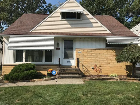 302 E 257th St, Euclid, OH 44132