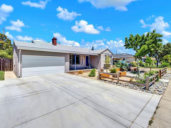 2nd image of 2205 Meer Way
