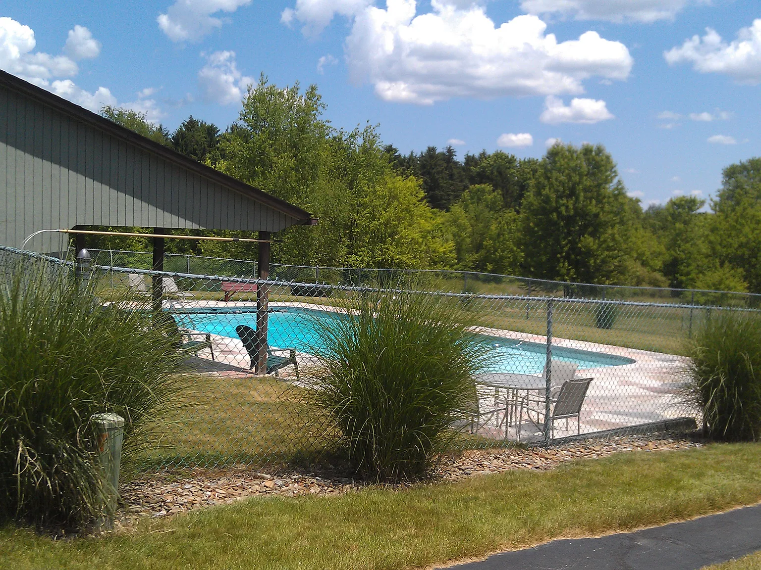 2 bed, 1.5 bath, 1200 sqft, $1,195 — Photo 1