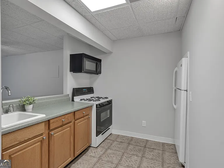 3633 Elinburg Cove Trl — Photo 22