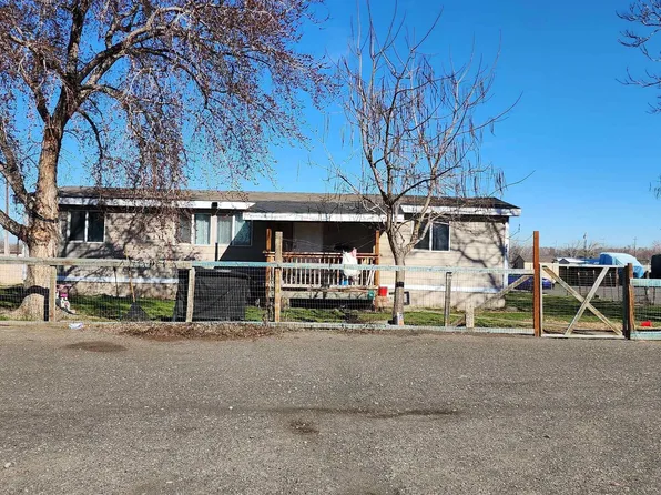 218406 E State Route 397 Trailer 42, Kennewick, WA 99337