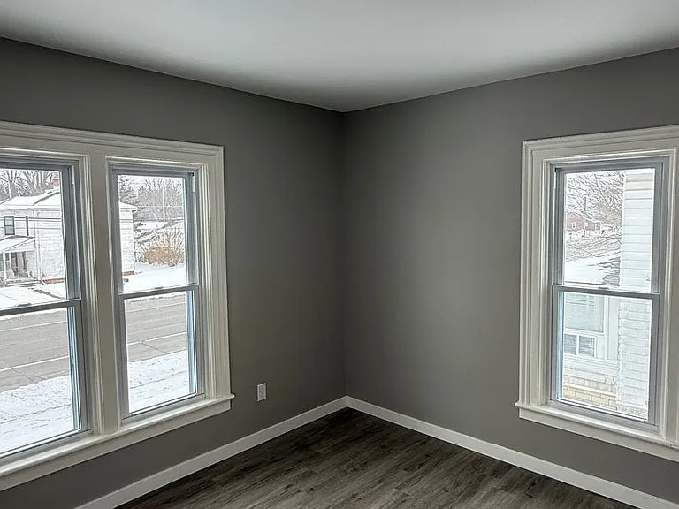 276 E Chicago Blvd — Photo 21