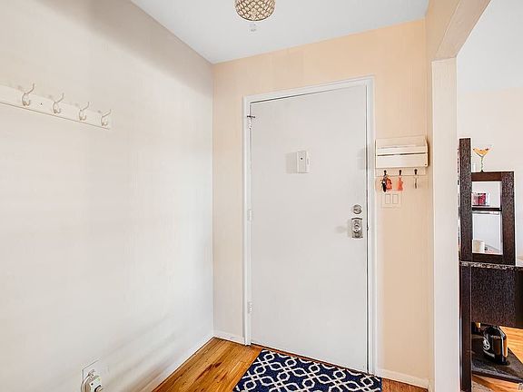 3rd image of 14 Ivy St APT 3A