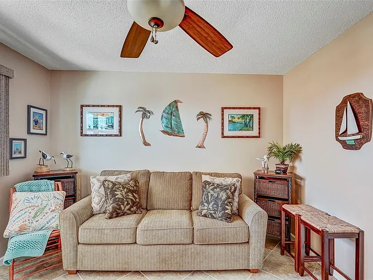 4040 Ironwood Cir #406F — Photo 20